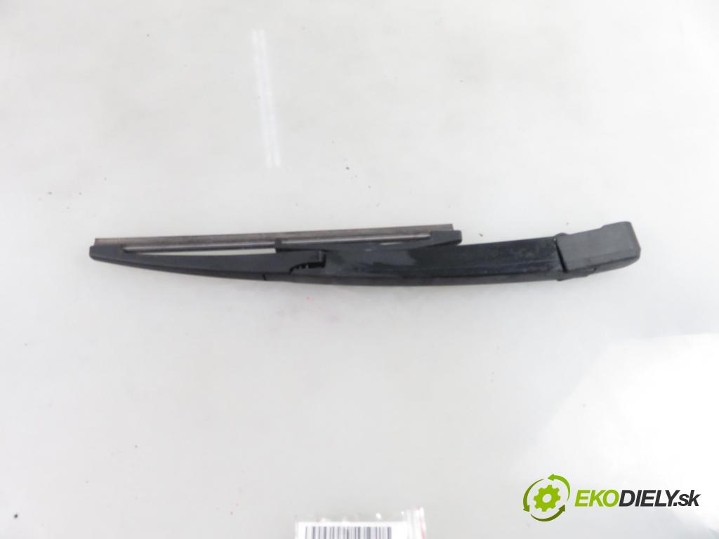 OPEL ASTRA K Sports Tourer KOMBI 2016 81,00 1.6 CDTi - B 16 DTU 1598,00 RAMENO: stierače zadnej 