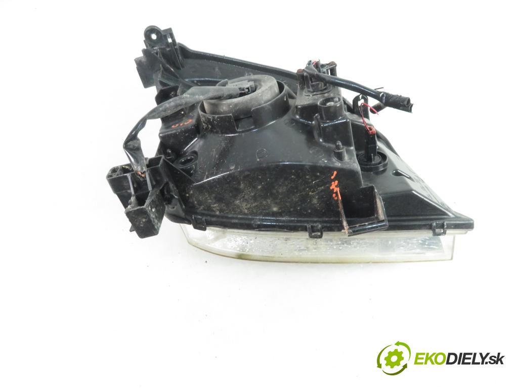 NISSAN X-TRAIL (T30) SUV 2003 84,00 2.2 Di 4x4 - YD22ETI 2184,00 Svetlo LP