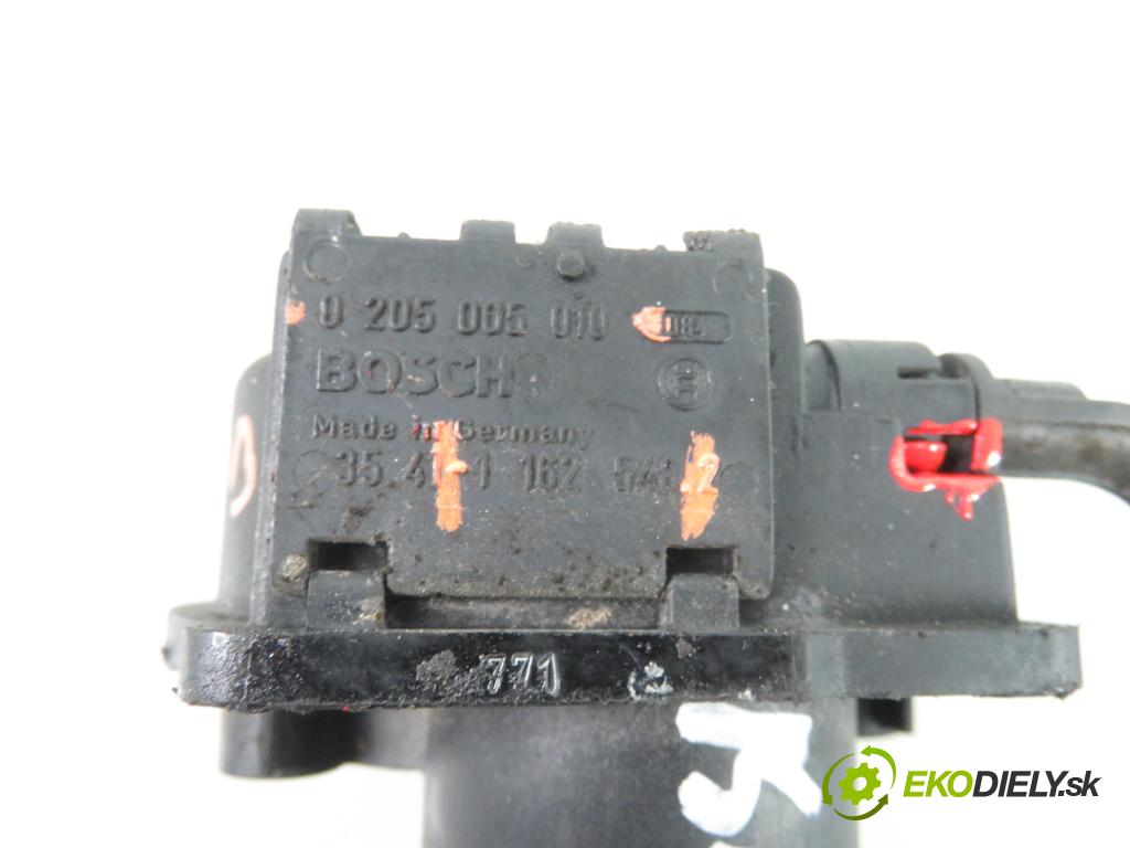 BMW 5 (E39) SEDAN 1998 110,00 520 i 150 - M52 B20 (206S3) 1991,00 Potenciometer plynu 020551010 (Pedále)