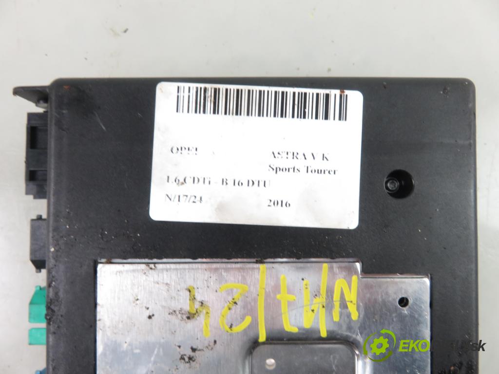 OPEL ASTRA K Sports Tourer KOMBI 2016 81,00 1.6 CDTi - B 16 DTU 1598,00 CZYTNIK navigace 84028494 (Ostatní)