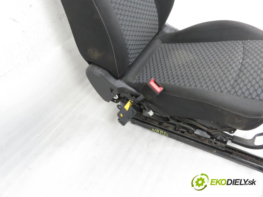 OPEL ASTRA K Sports Tourer KOMBI 2016 81,00 1.6 CDTi - B 16 DTU 1598,00 Sedadlo šoféri