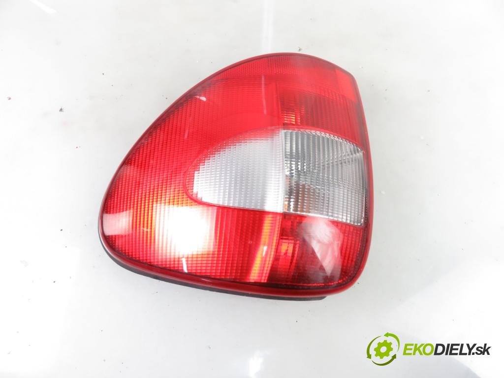 CHRYSLER VOYAGER IV (RG, RS) MINIVAN 2003 105,00 2.5 CRD 143 - ENJ 2499,00 Svetlo pravé zadné 04857306AB