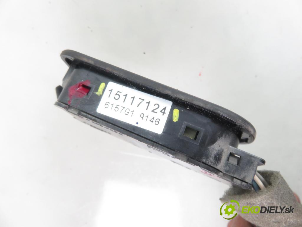 HUMMER HUMMER H2 SUV 2006 249,00 6.0 AWD - LQ4 5967,00 prepínač vyhrievania sedačky 15117124