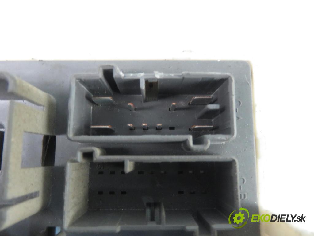 FORD FOCUS (DAW, DBW) HB 2004 74,00 1.6 16V - FYDD 1596,00 MODUL BSI 518783402 ; 2M5T14A073BE
