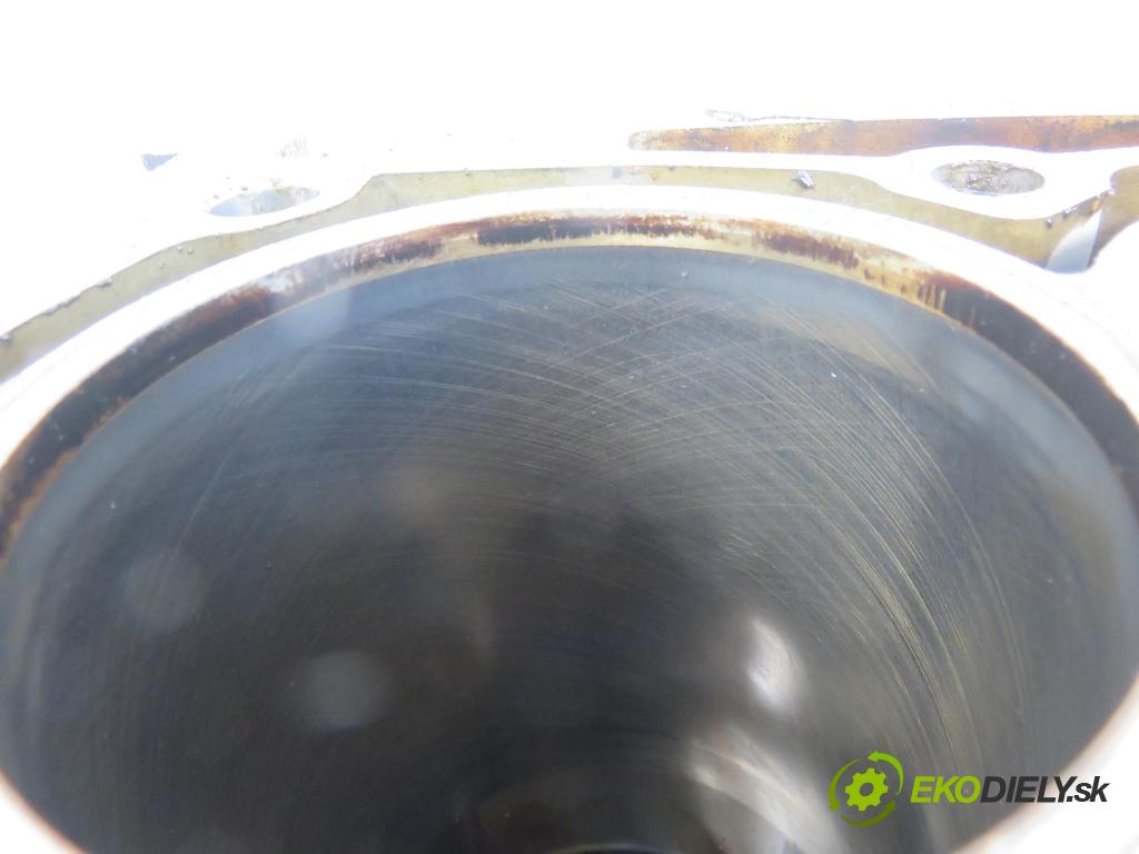 PEUGEOT 407 SW (6E_) KOMBI 2004 116,00 2.2 - 3FZ (EW12J4) 2230,00 blok Motor 3FZ (Blok motora)