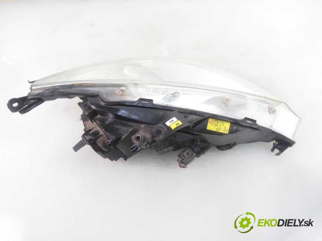 FORD FOCUS (DAW, DBW) HB 1999 74,00 1.6 16V - FYDD 1596,00 Svetlo LP 
