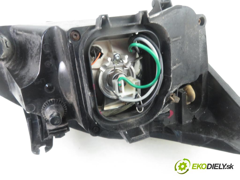 FORD FOCUS (DAW, DBW) HB 1999 74,00 1.6 16V - FYDD 1596,00 Svetlo LP