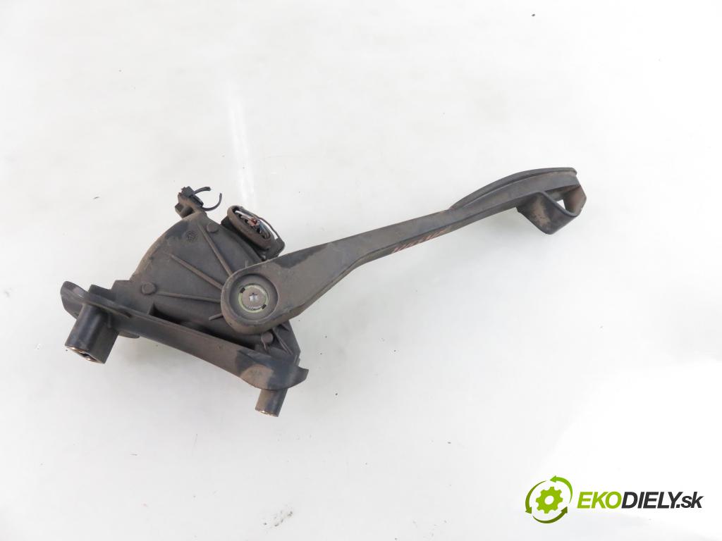 VOLVO S60 I (384) SEDAN 2002 103,00 2.4 140 - B 5244 S2 2435,00 Potenciometer plynového pedálu 30636004 (Pedále)