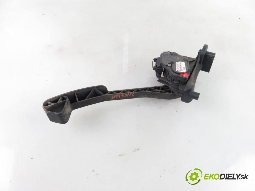 VOLVO S60 I (384) SEDAN 2002 103,00 2.4 140 - B 5244 S2 2435,00 Potenciometer plynového pedálu 30636004 (Pedále)