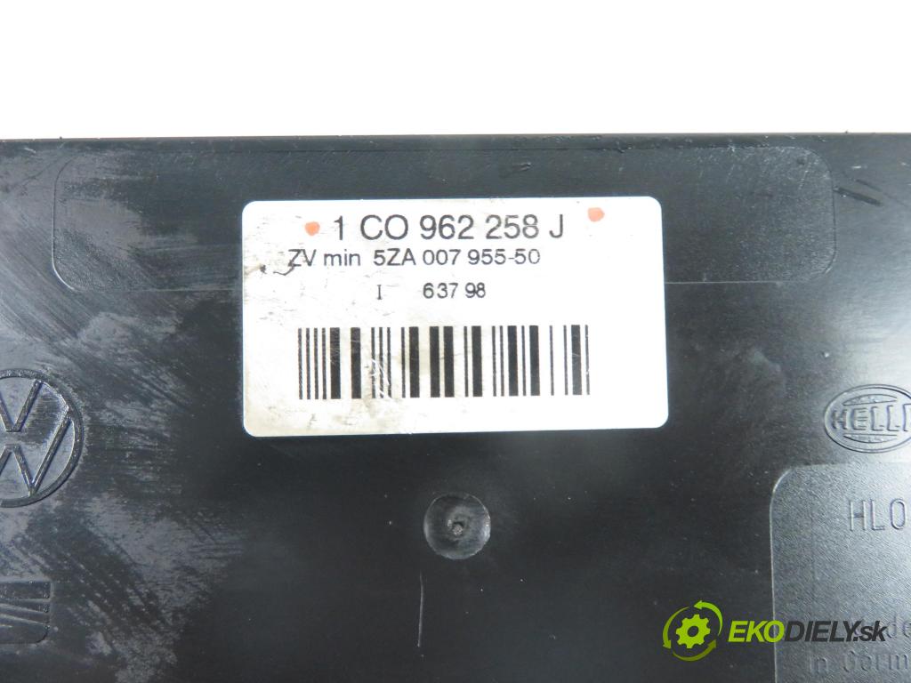 VW GOLF IV (1J1) HB 1998 50,00 1.9 SDI - AGP 1896,00 MODUL komfortu 1C0962258J