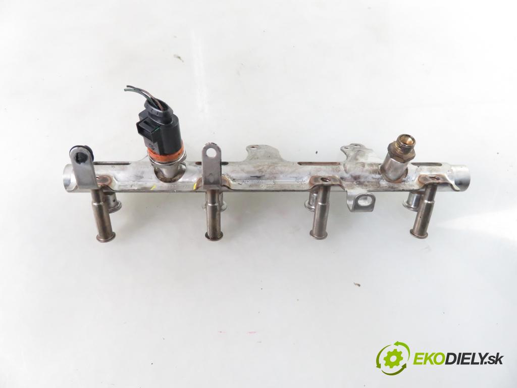 AUDI A4 Avant (8K5, B8) KOMBI 2011 118,00 1.8 TFSI - CDHB 1798,00 Lišta vstrekovacia 06J133317AB ; 06J906051D (Vstrekovacie lišty)