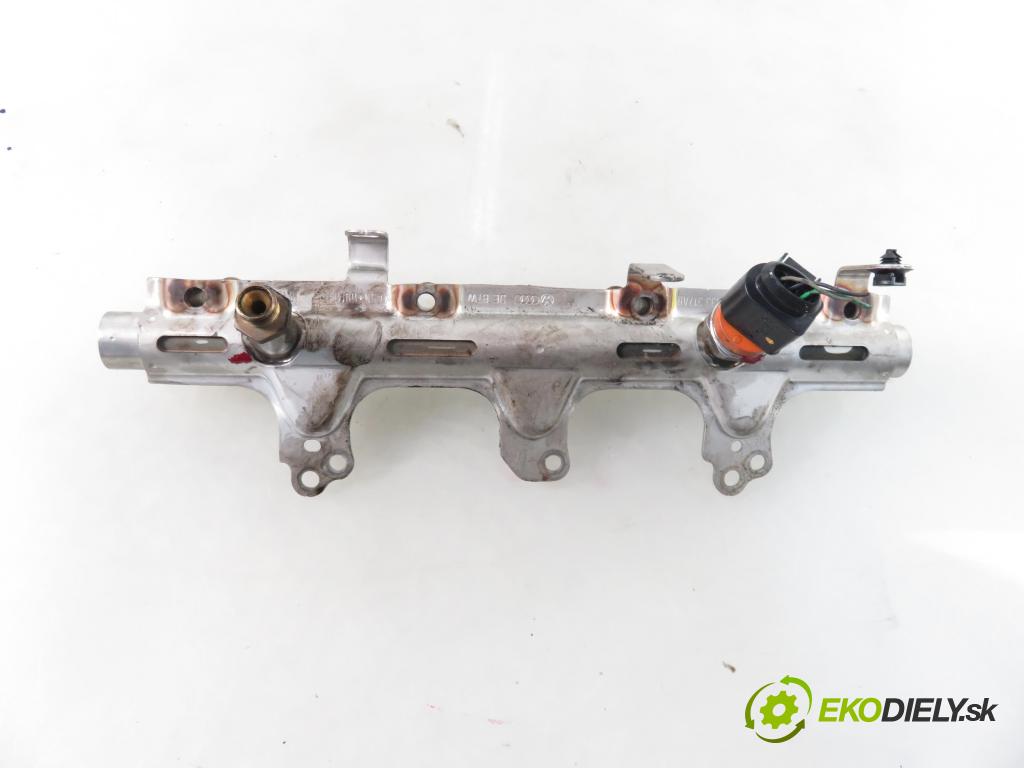 AUDI A4 Avant (8K5, B8) KOMBI 2011 118,00 1.8 TFSI - CDHB 1798,00 Lišta vstrekovacia 06J133317AB ; 06J906051D (Vstrekovacie lišty)