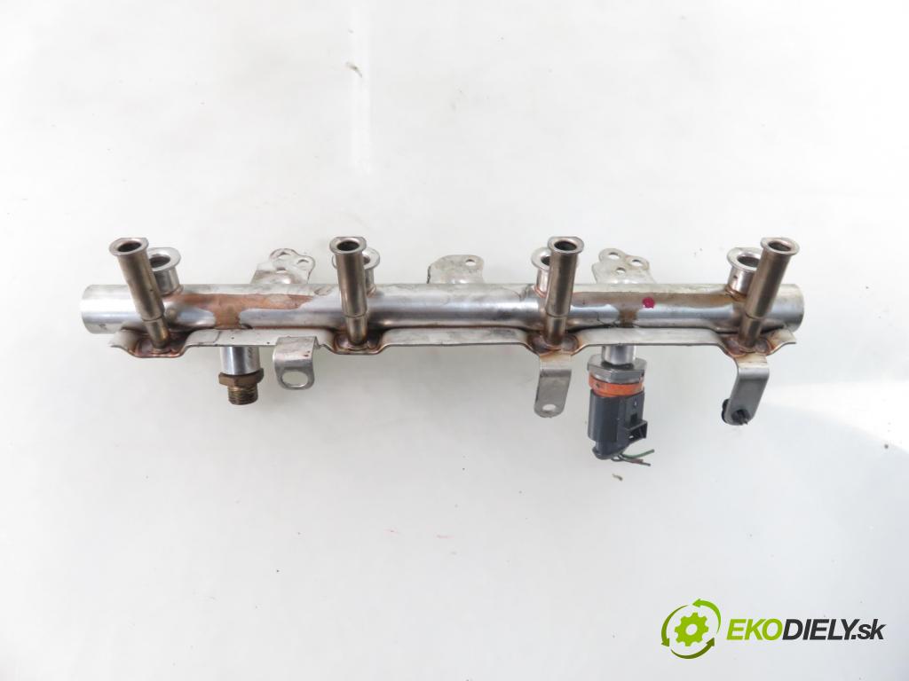 AUDI A4 Avant (8K5, B8) KOMBI 2011 118,00 1.8 TFSI - CDHB 1798,00 Lišta vstrekovacia 06J133317AB ; 06J906051D (Vstrekovacie lišty)