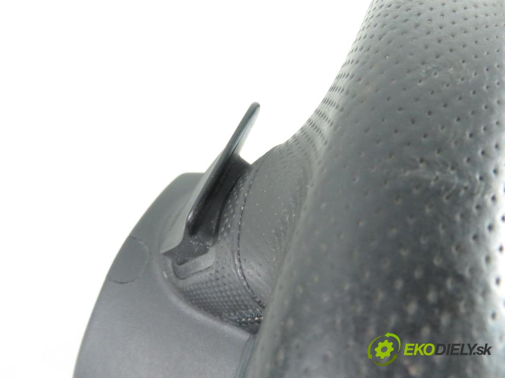 AUDI Q5 (8R) SUV 2011 125,00 2.0 TDI quattro - CGLB 1968,00 Volant 8R0419091GWUL (Volanty)