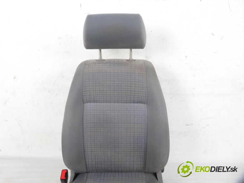VW CADDY III Variant (2KB, 2KJ, 2CB, 2CJ) KOMBIVAN 2004 77,00 1.9 TDI - BJB 1896,00 Sedadlá, sedačky
