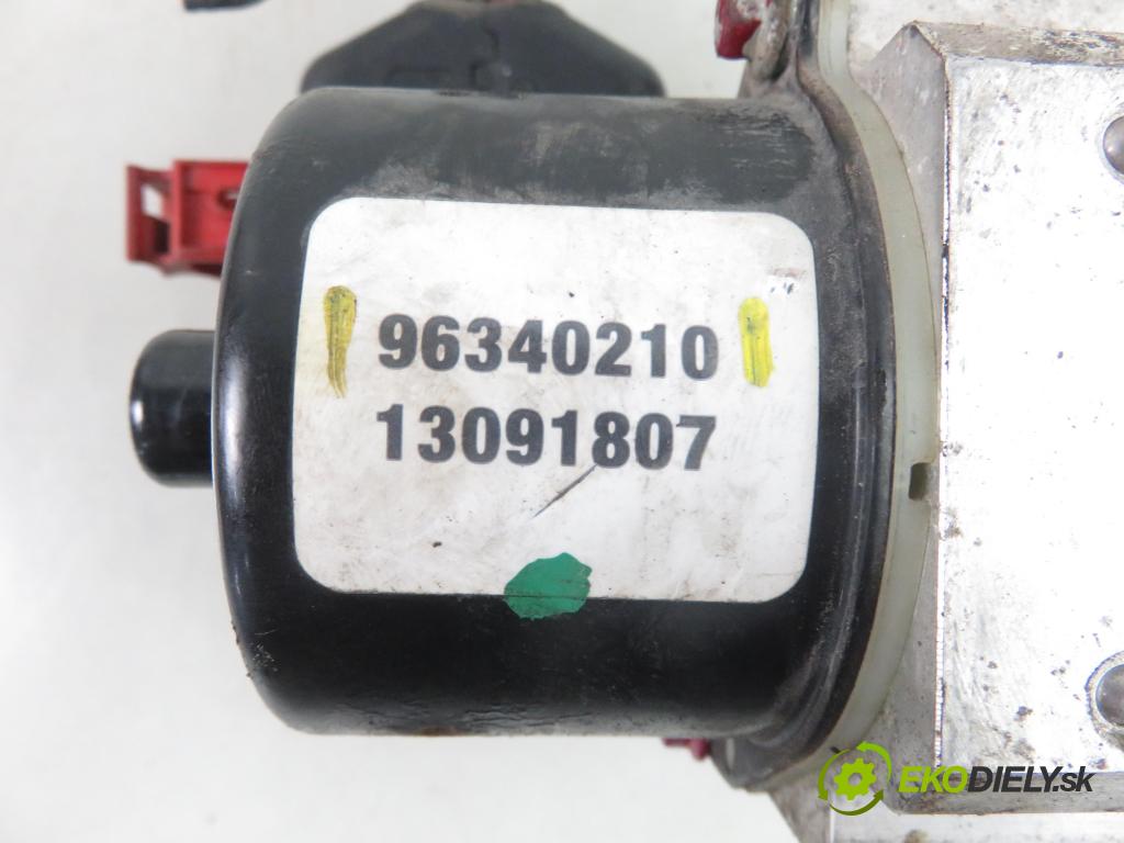 CHEVROLET MATIZ (M200, M250) HB 2005 49,00 1.0 67 995,00 Pumpa ABS 96340210 ; 13091807 ; S108196010 (Pumpy ABS)