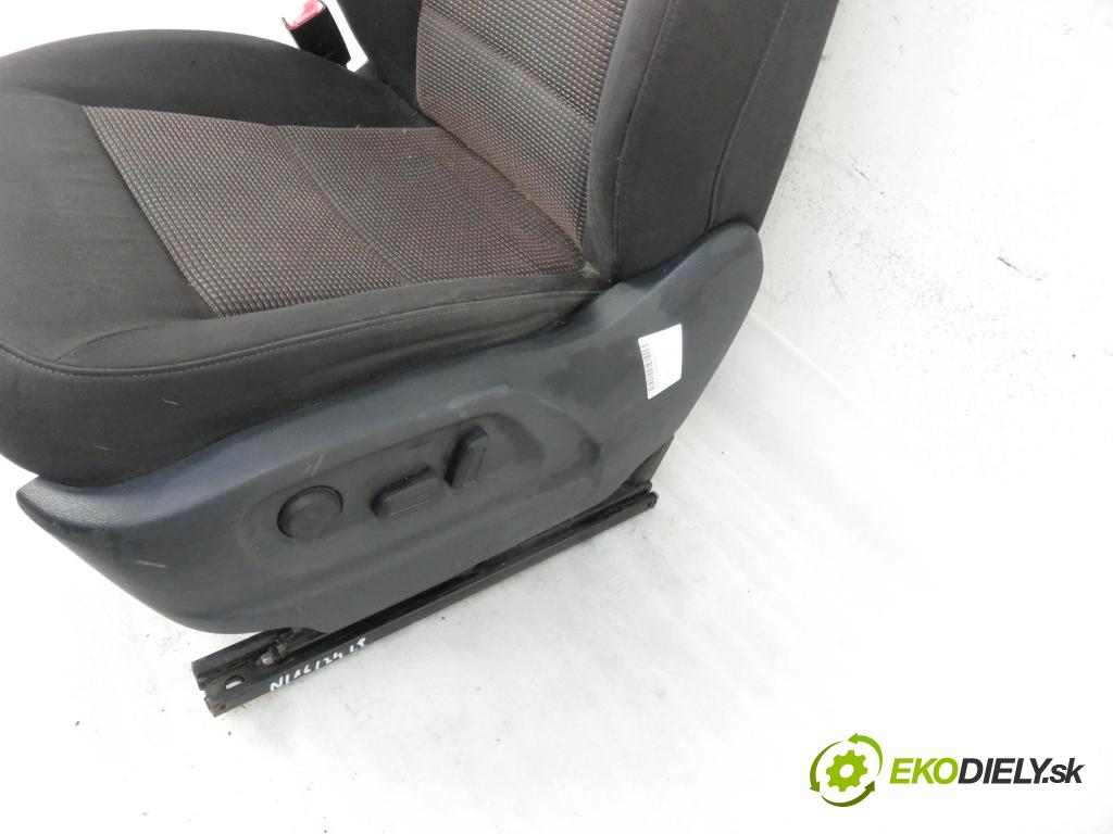 AUDI Q5 (8R) SUV 2011 125,00 2.0 TDI quattro - CGLB 1968,00 Sedadlo šoféri