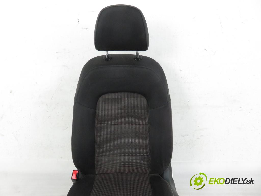 AUDI Q5 (8R) SUV 2011 125,00 2.0 TDI quattro - CGLB 1968,00 Sedadlo šoféri
