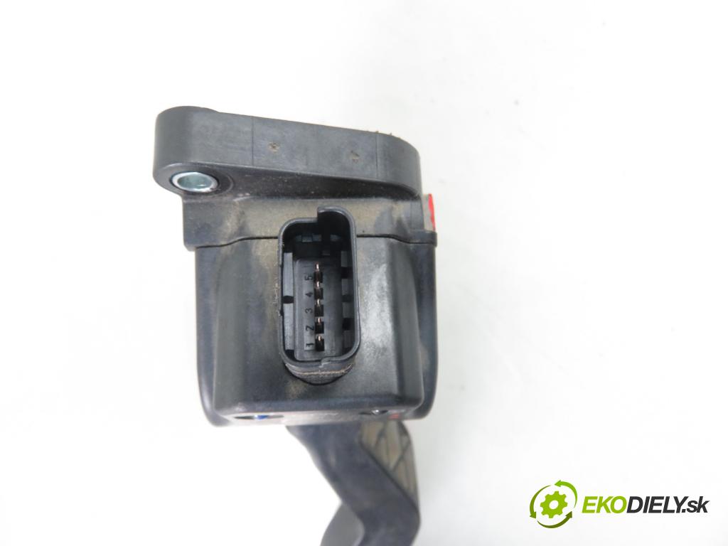 CITROEN C4 I (LC_) HB 2007 66,00 1.6 HDi - 9HX (DV6ATED4) 1560,00 Potenciometer plynového pedálu 0280755041 ; 9680565880 (Pedále)