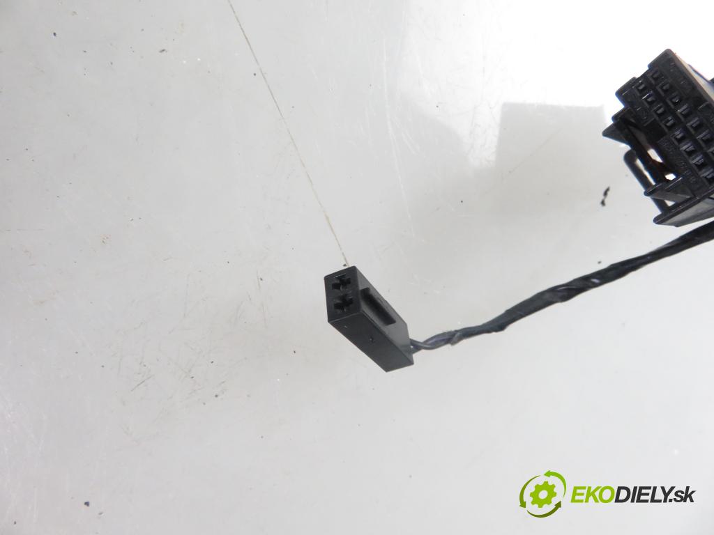 AUDI Q5 (8R) SUV 2011 125,00 2.0 TDI quattro - CGLB 1968,00 Spätné zrkadlo LE