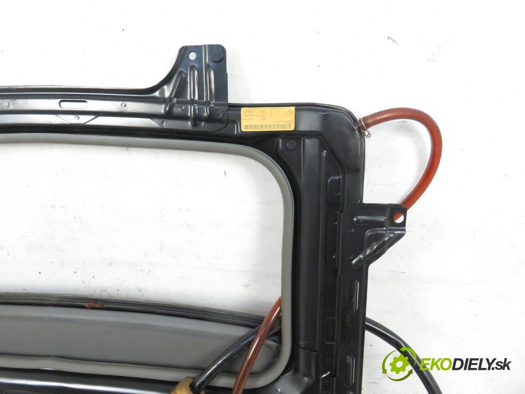 HONDA PRELUDE IV (BB_) COUPE 1993 98,00 2.0 i 16V (BB3) - F20A4 1997,00 střešní okno  (Okna karoserie)