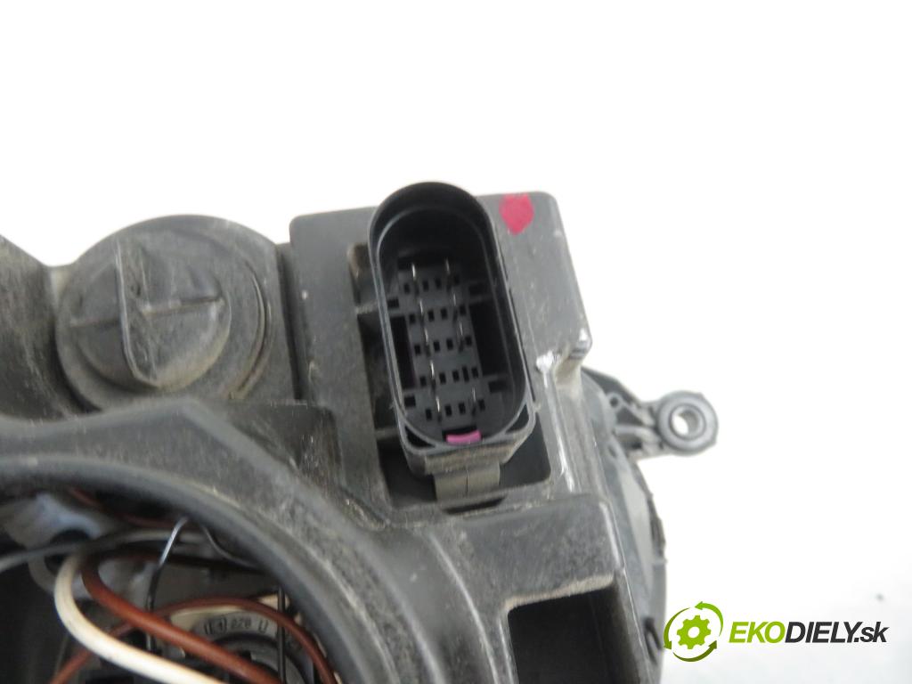 VW GOLF V (1K1) HB 2004 55,00 1.4 16V - BCA 1390,00 Svetlo PP 0301212202 ; 1K6941006A