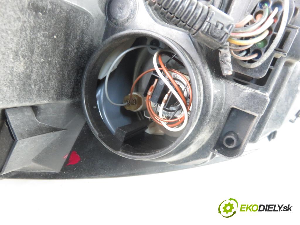 VW GOLF V (1K1) HB 2004 55,00 1.4 16V - BCA 1390,00 Svetlo PP 0301212202 ; 1K6941006A