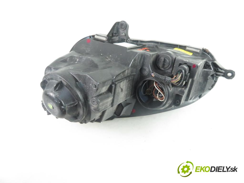 VW GOLF V (1K1) HB 2004 55,00 1.4 16V - BCA 1390,00 Svetlo PP 0301212202 ; 1K6941006A