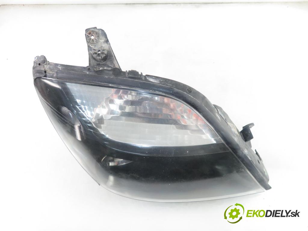 RENAULT SCENIC I (JA0/1_) MINIVAN 2002 79,00 1.6 16V 107 - K4M 700 1598,00 Svetlo PP 7700432095 ; 7701047603