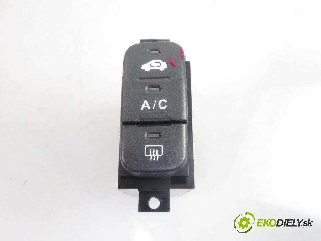 HONDA CIVIC VII Hatchback (EU, EP, EV) HB 2001 81,00 1.6 i - D16V1 1590,00 Panel kúrenia KLIMATIZACE: 79500S6DG010M1 ; 3P26030700