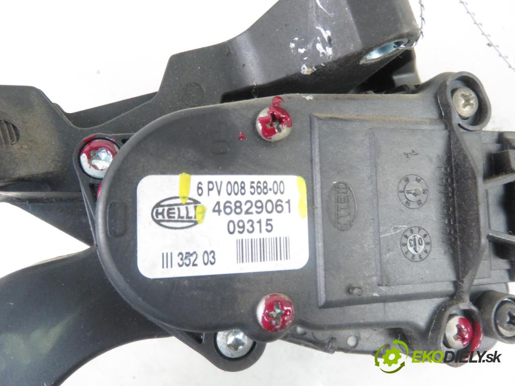 FIAT PUNTO (188_) HB 2005 51,00 1.3 JTD 16V - 188 A9.000 1248,00 Potenciometer plynového pedálu 46829061 ; 6PV00856800 (Pedále)