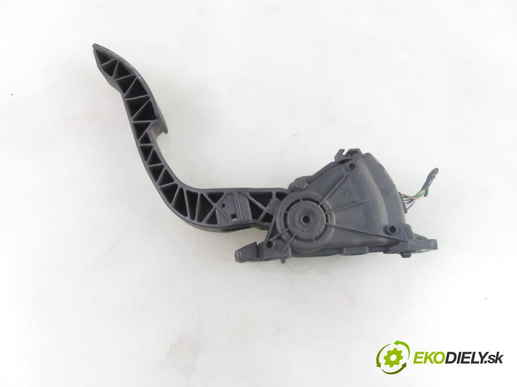 RENAULT TWINGO II (CN0_) HB 2008 47,00 1.5 dCi (CN0E) - K9K 740 1461,00 Potenciometer plynového pedálu 8200426241D ; 6PV00908504 (Pedále)