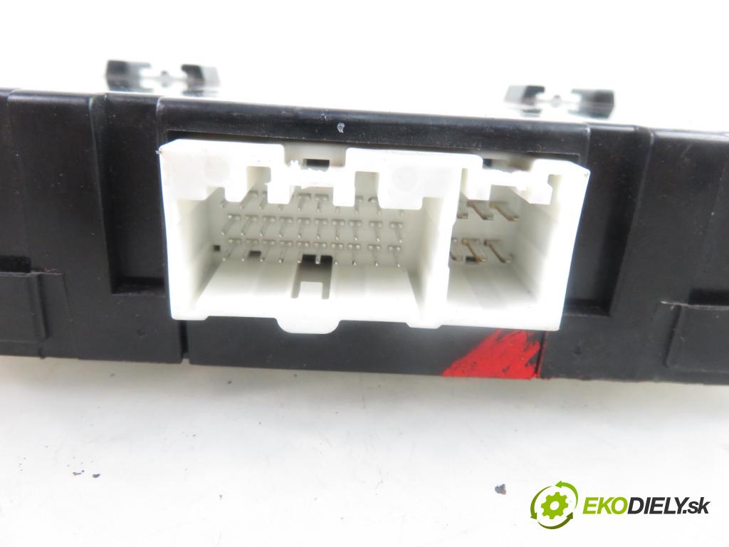 MAZDA 5 (CR19) MINIVAN 2006 105,00 2.0 MZR-CD 143 - RF7J 1998,00 MODUL BSI CD3467560B
