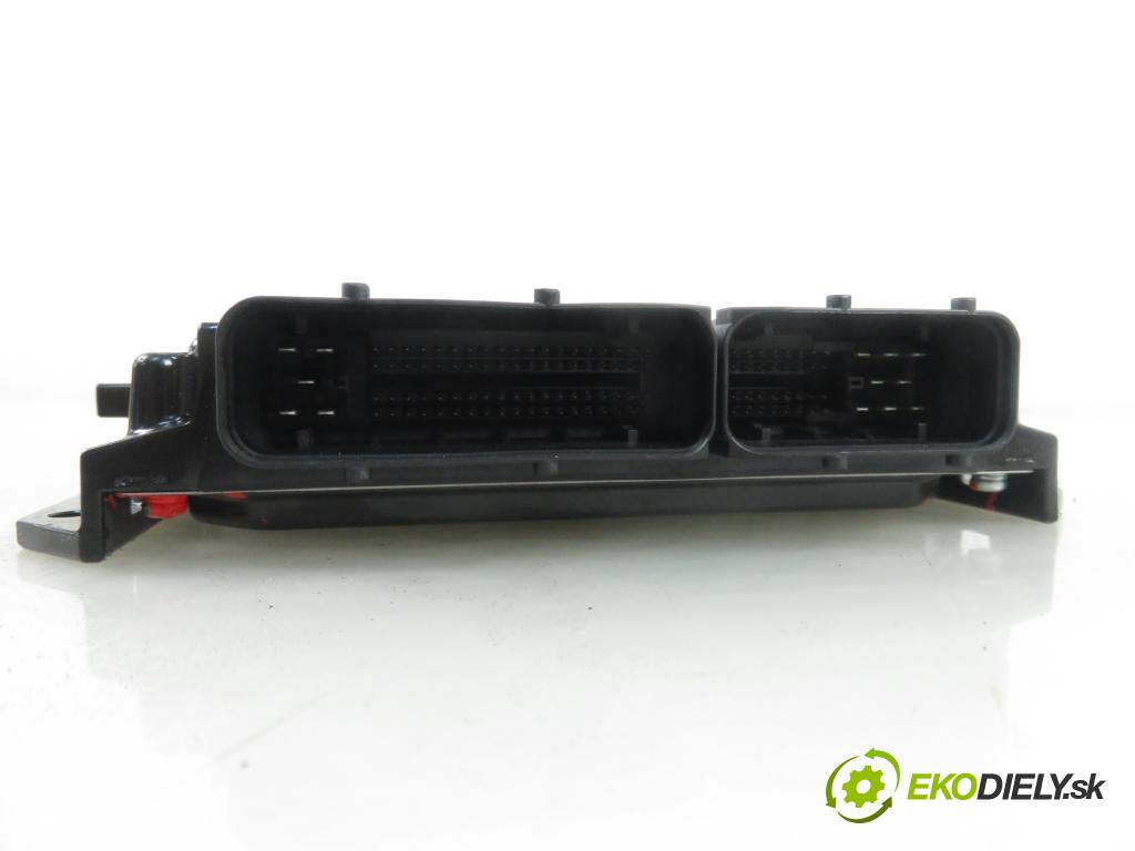 MAZDA 5 (CR19) MINIVAN 2006 105,00 2.0 MZR-CD 143 - RF7J 1998,00 Riadiaca jednotka Motor RF7P18881N ; 2758006680