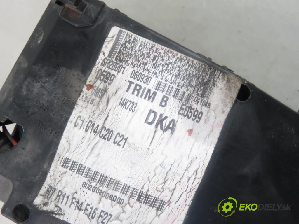 FORD FOCUS II Turnier (DA_, FFS, DS) KOMBI 2006 80,00 1.6 TDCi 109 - G8DE 1560,00 Skrinka POJISTKY: 6M5T14K733DKA