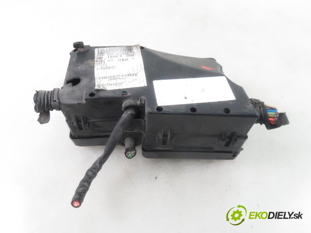 FORD FOCUS II Turnier (DA_, FFS, DS) KOMBI 2006 80,00 1.6 TDCi 109 - G8DE 1560,00 Skrinka POJISTKY: 6M5T14K733DKA