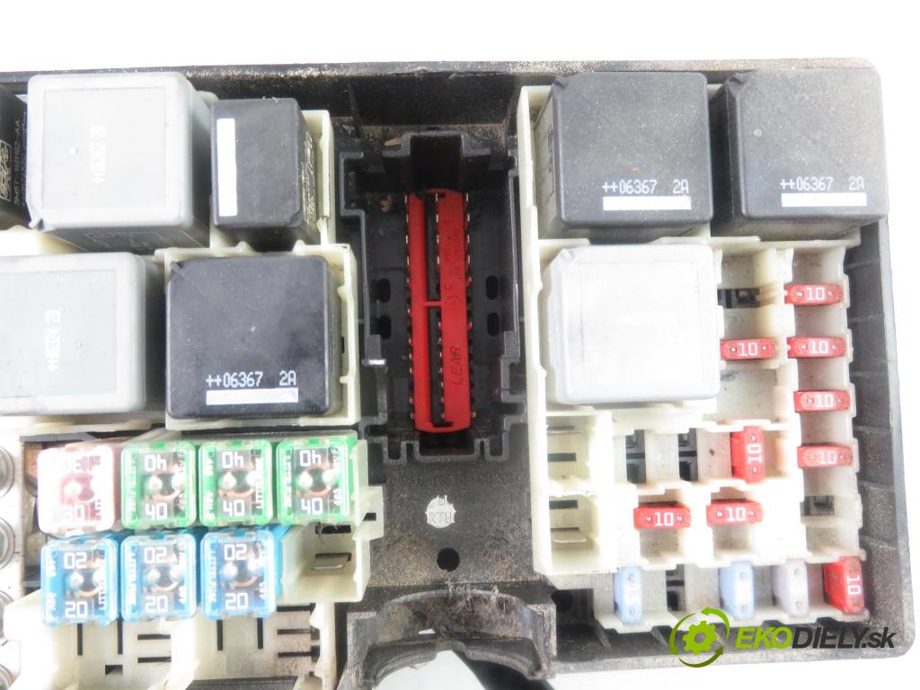 FORD FOCUS II Turnier (DA_, FFS, DS) KOMBI 2006 80,00 1.6 TDCi 109 - G8DE 1560,00 Skrinka POJISTKY: 6M5T14K733DKA