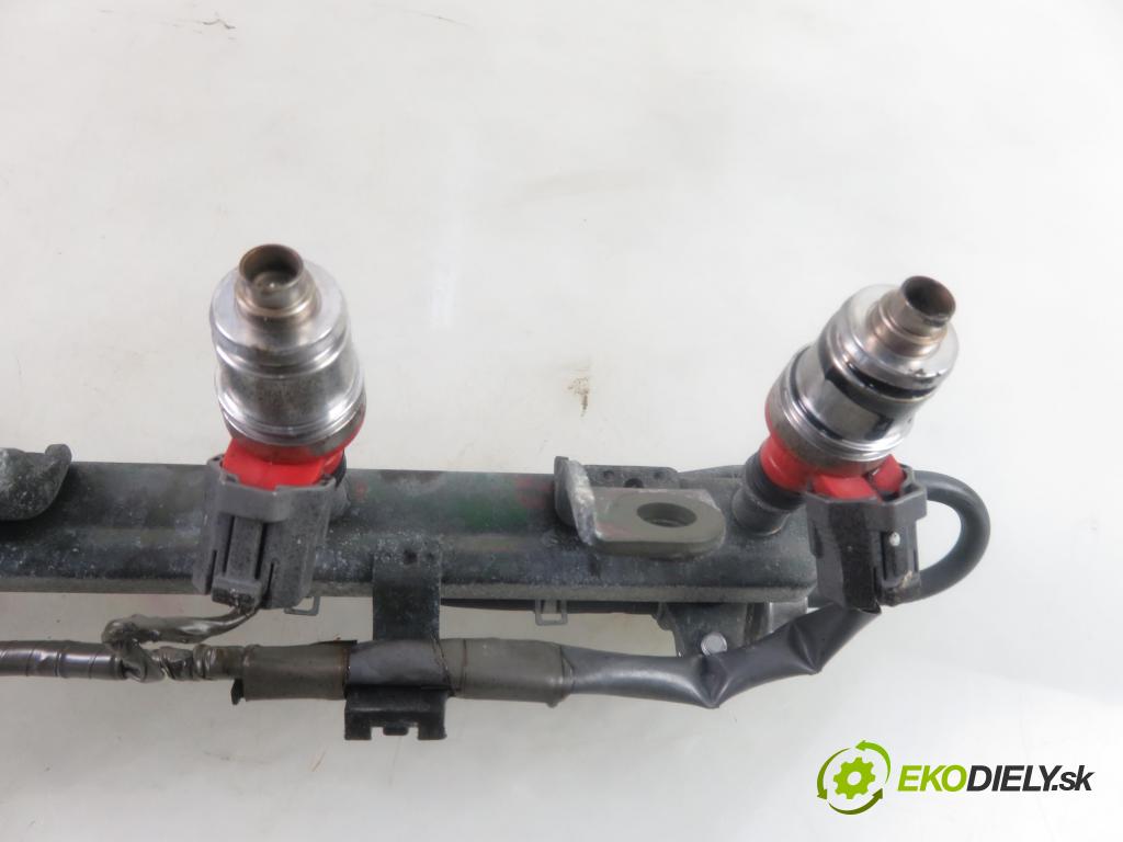 SUZUKI LIANA (ER, RH_) SEDAN 2002 108,00 2.0 - J20A 1995,00 Lišta vstrekovacia  (Vstrekovacie lišty)