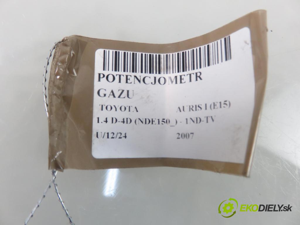 TOYOTA AURIS (_E15_) HB 2007 66,00 1.4 D-4D 90 - 1ND-TV 1364,00 Potenciometer plynového pedálu 7811012010 ; 1988007310 (Pedále)