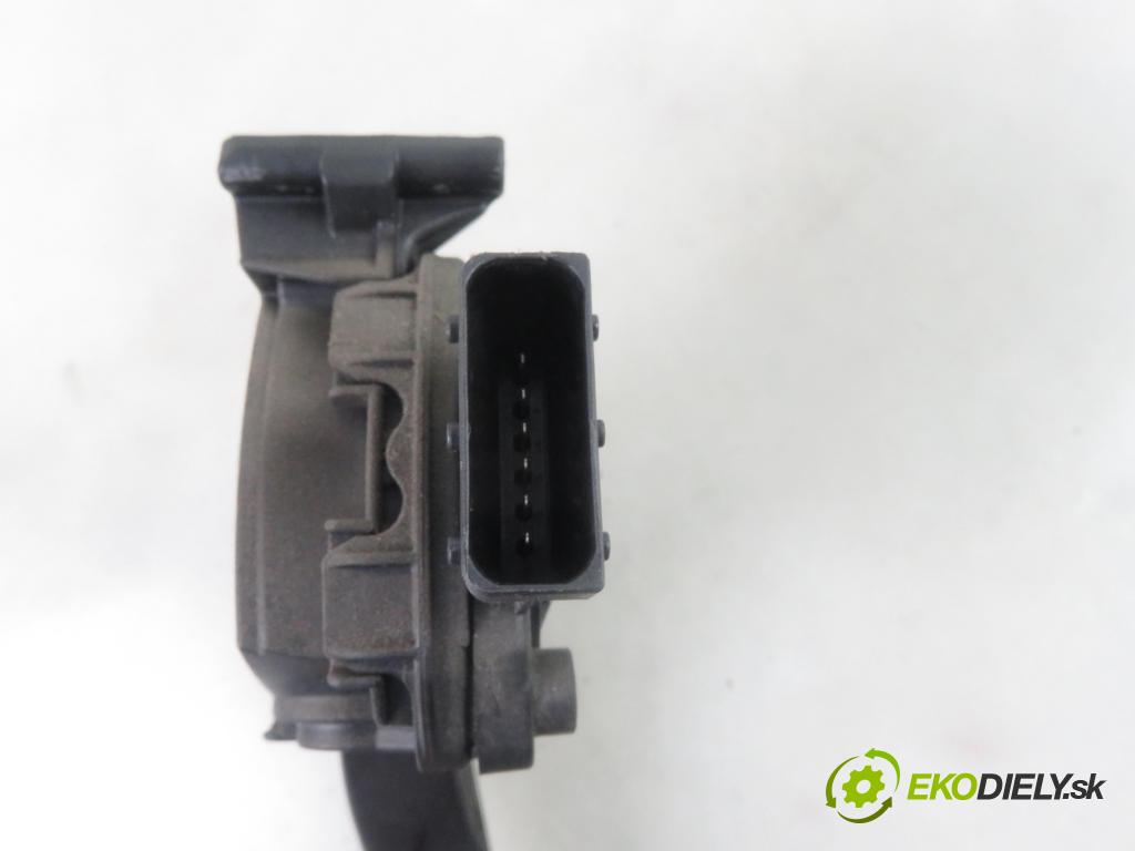 OPEL ASTRA J HB 2011 81,00 1.7 CDTI - A 17 DTJ 1686,00 Potenciometer plynového pedálu 13252702EA (Pedále)