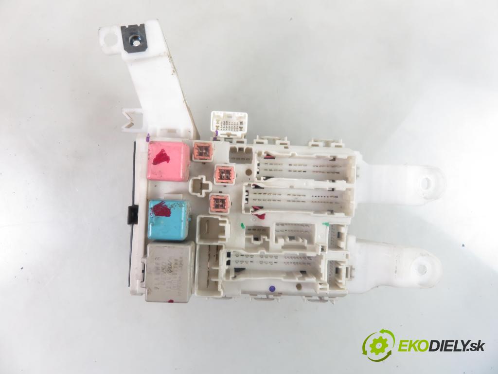 TOYOTA AURIS (_E15_) HB 2007 66,00 1.4 D-4D 90 - 1ND-TV 1364,00 MODUL BSI 8273012220