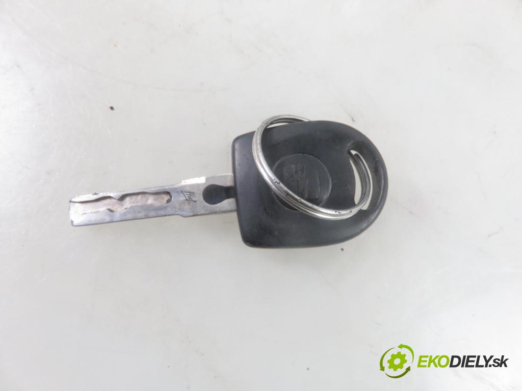 SEAT LEON (1M1) HB 2001 55,00 1.4 16V - AXP 1390,00 spinačka 4B0905851C (Spínacie skrinky a kľúče)