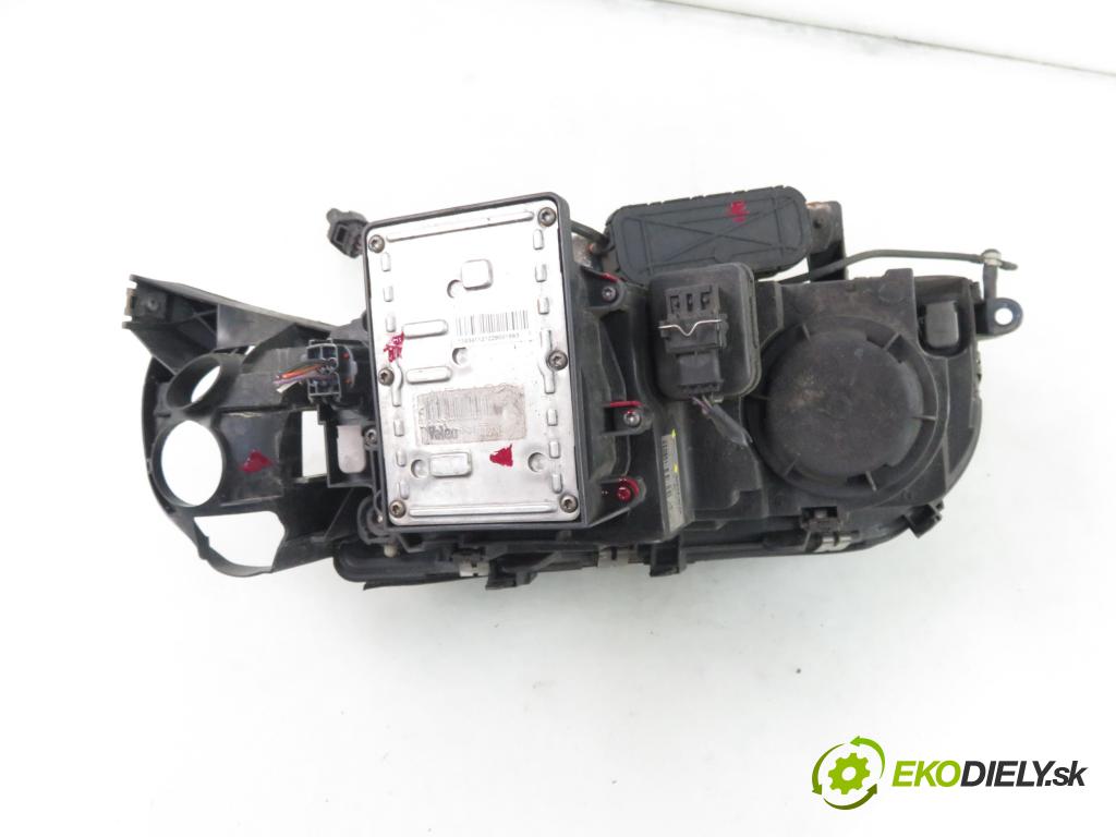 VOLVO S80 I (TS, XY) SEDAN 2003 120,00 2.4 D5 - D 5244 T 2401,00 Svetlo PP 8693653