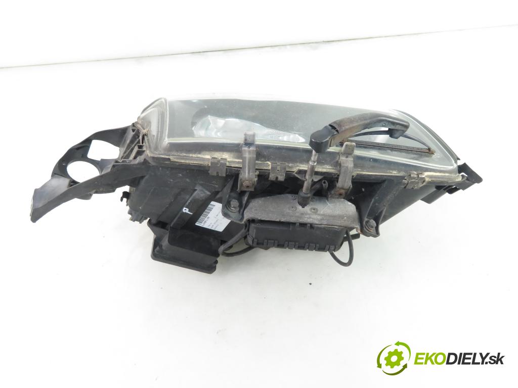 VOLVO S80 I (TS, XY) SEDAN 2003 120,00 2.4 D5 - D 5244 T 2401,00 Svetlo PP 8693653