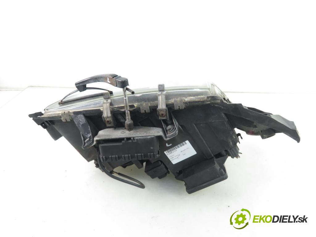 VOLVO S80 I (TS, XY) SEDAN 2003 120,00 2.4 D5 - D 5244 T 2401,00 Svetlo LP 8693652