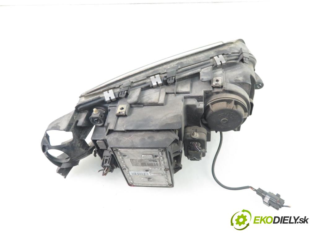 VOLVO S80 I (TS, XY) SEDAN 2003 120,00 2.4 D5 - D 5244 T 2401,00 Svetlo LP 8693652