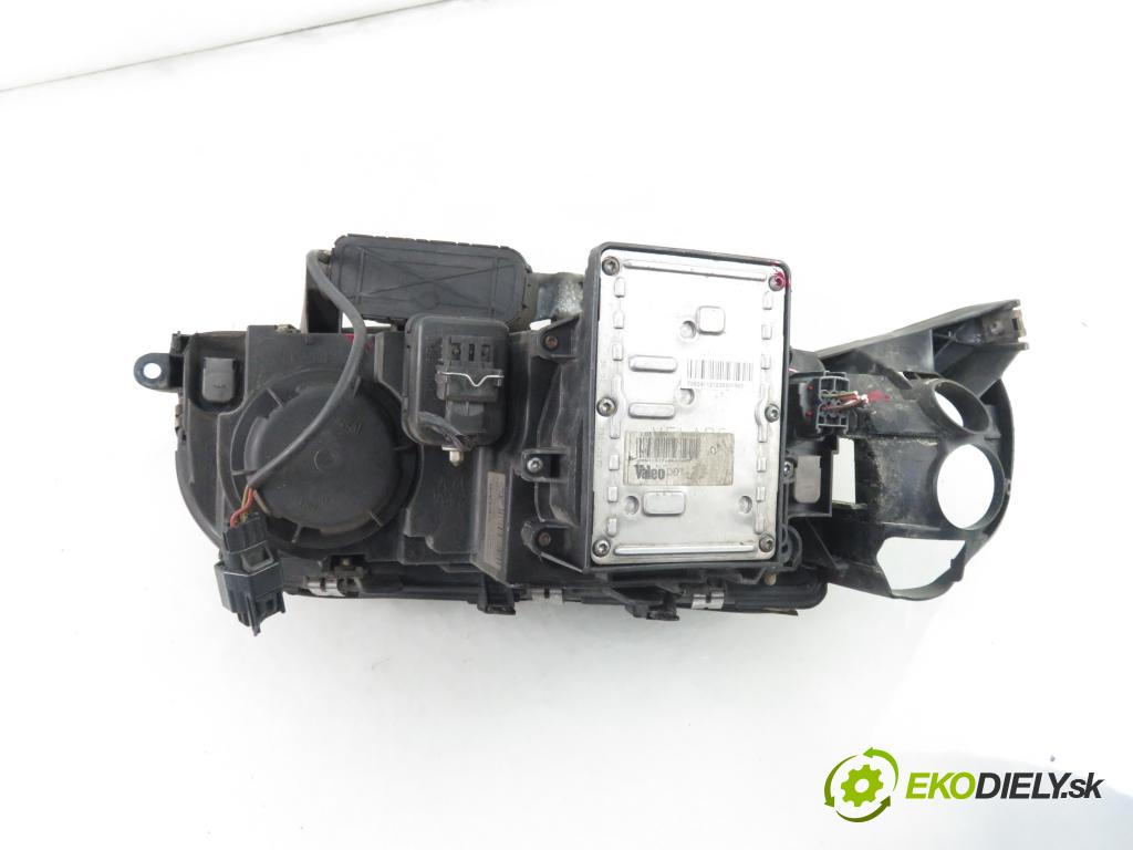 VOLVO S80 I (TS, XY) SEDAN 2003 120,00 2.4 D5 - D 5244 T 2401,00 Svetlo LP 8693652