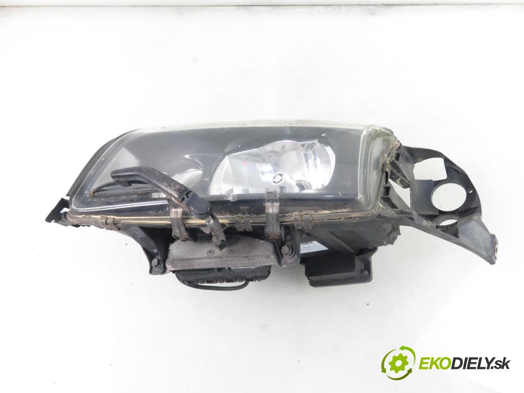 VOLVO S80 I (TS, XY) SEDAN 2003 120,00 2.4 D5 - D 5244 T 2401,00 Svetlo LP 8693652