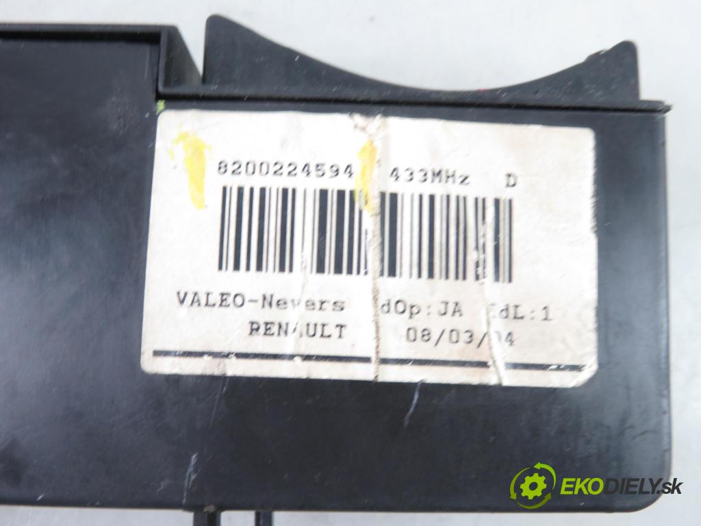 RENAULT LAGUNA II (BG0/1_) LIFTBACK 2003 88,00 1.9 dCi 120 - F9Q 750 1870,00 čítačka + karty: 8200224594