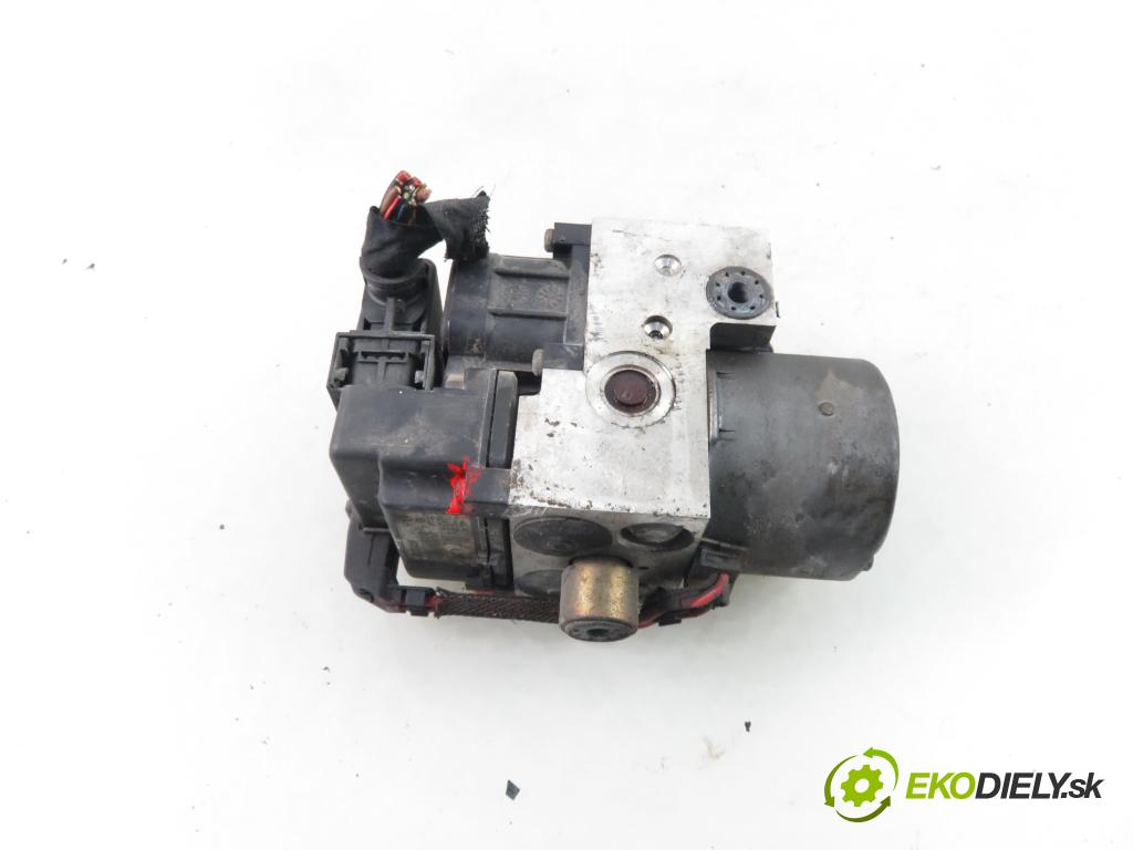 AUDI A4 (8D2, B5) SEDAN 1999 66,00 1.9 TDI - AHU 1896,00 Pumpa ABS 0273004281 (Pumpy ABS)